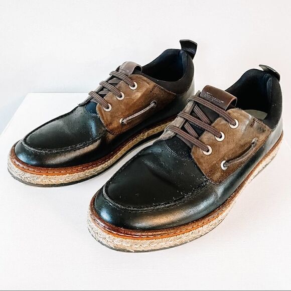 Salvatore Ferragamo Fiano Leather Boat Shoes - Picture 2 of 11